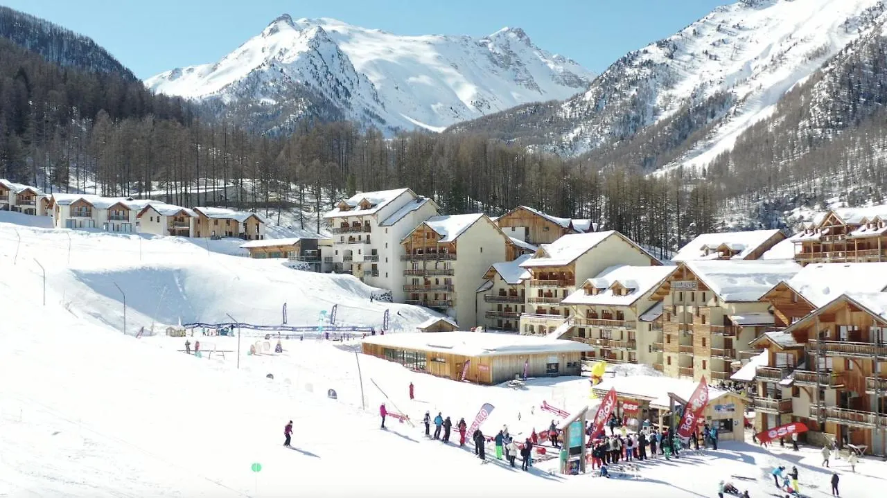Les Terrasses Du Soleil D'Or By Infini Mountain Aparthotel Les Orres 3*,